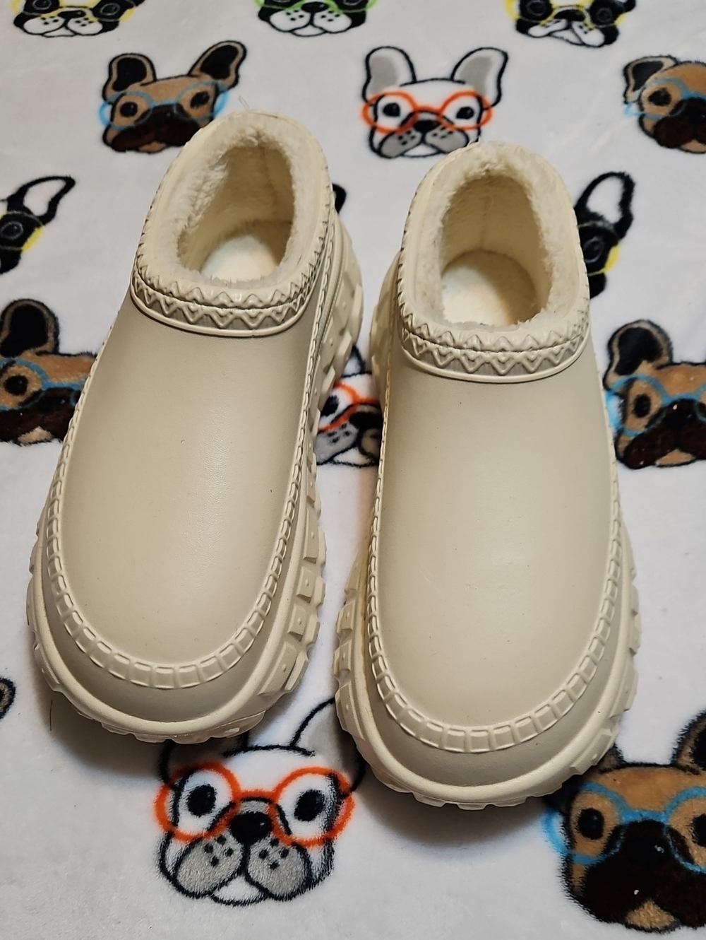 Women’s Cream Slip-On Faux-Fur Lined Clog Slippers